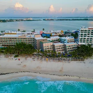 flamingo-cancun-resort.quintano-roohotels.com/