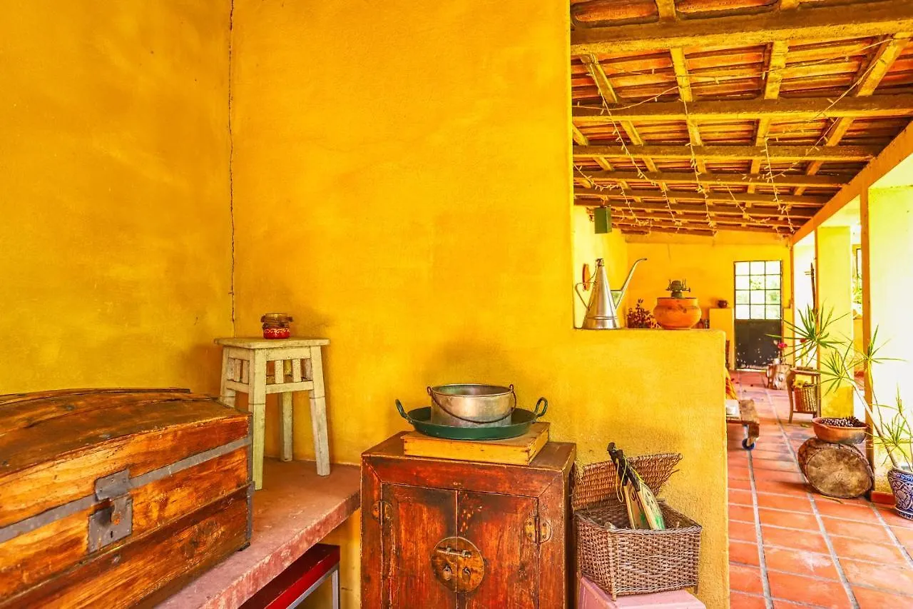 Bed and Breakfast Lugar Saloio Sintra Mem Martins 0*,  Portugal
