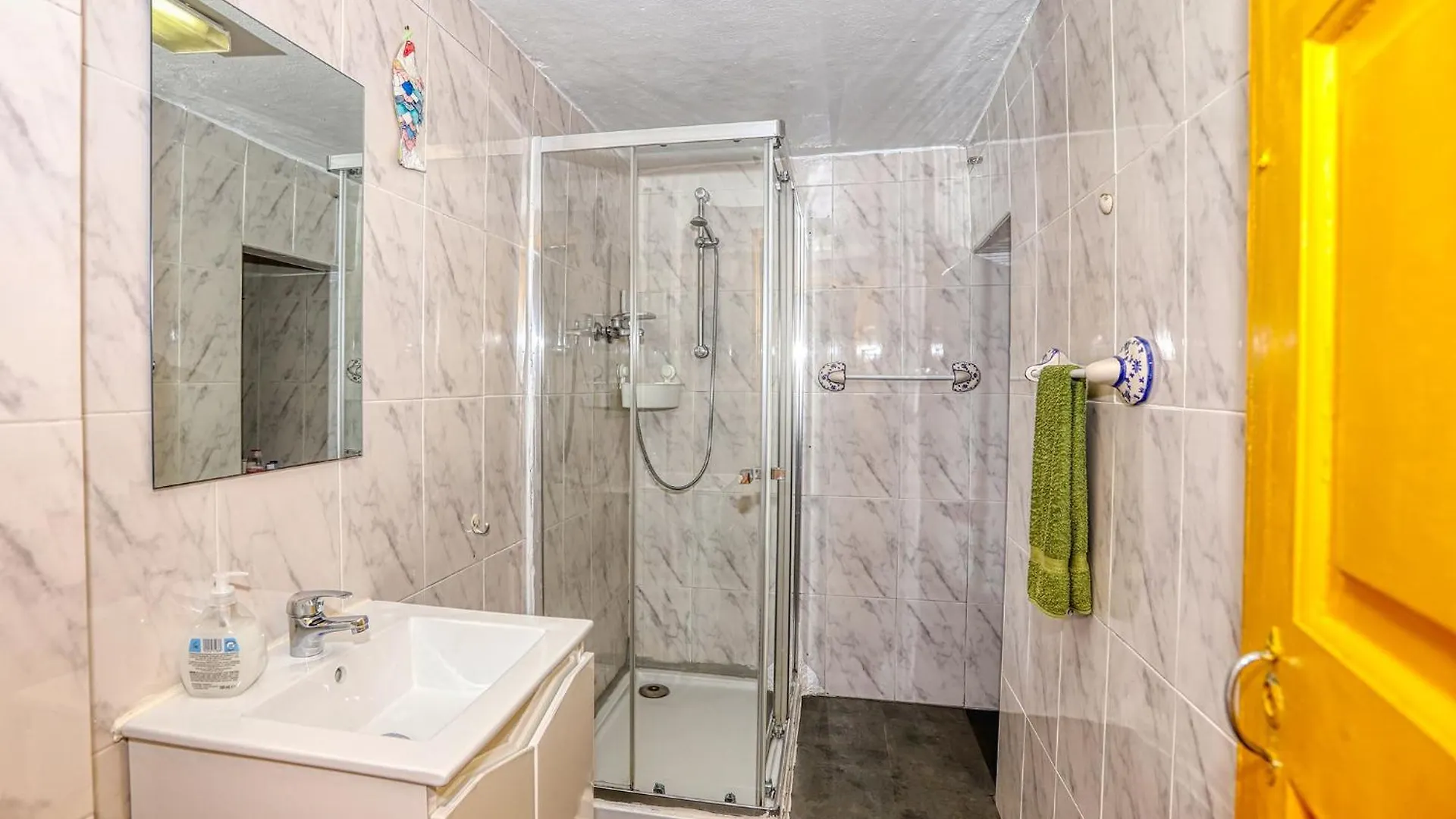 Bed and Breakfast Lugar Saloio Sintra Mem Martins 0*,  Portugal